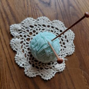 Yarn ball soap with real knitting needles
