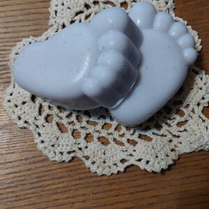 baby feet-perfect for baby shower--buy more than one!!